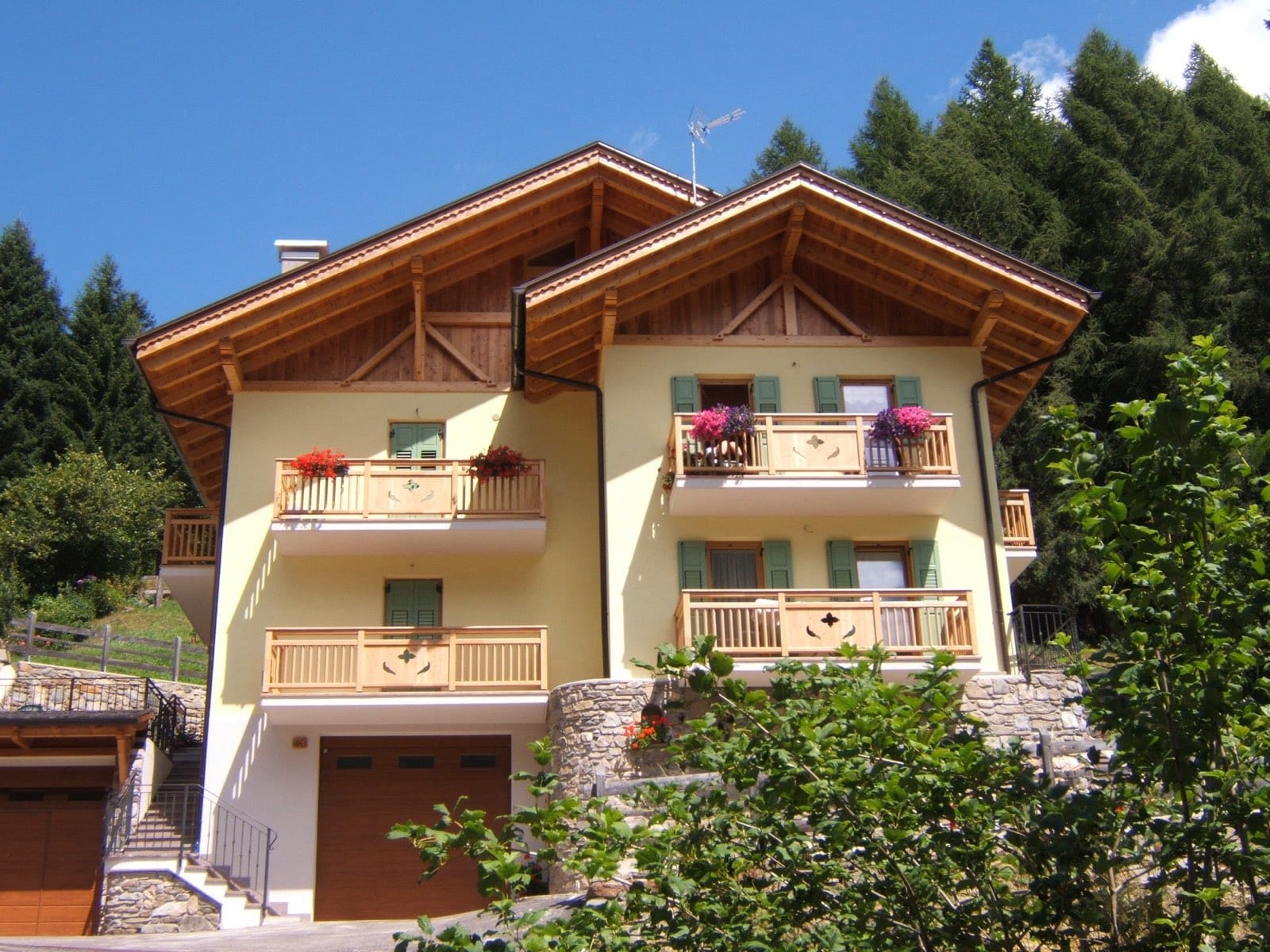 Residenza turistica a Cogolo di Peio nel Parco dello Stelvio Residenza turistica a Cogolo di Peio nel Parco dello Stelvio